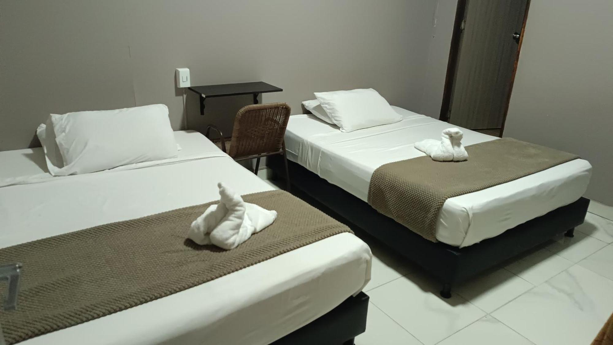 Hotel Simon Plaza ペレイラ エクステリア 写真
