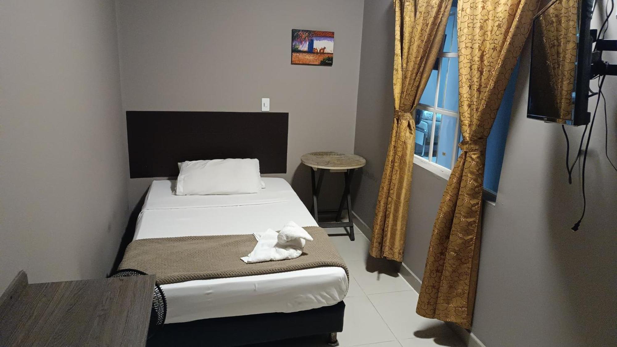 Hotel Simon Plaza ペレイラ エクステリア 写真