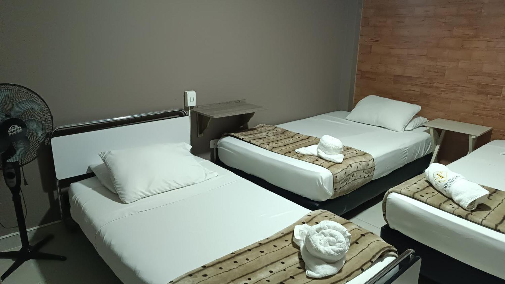 Hotel Simon Plaza ペレイラ エクステリア 写真